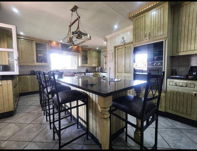 5 BEDROOM HOUSE FOR SALE IN VERWOERDPARK